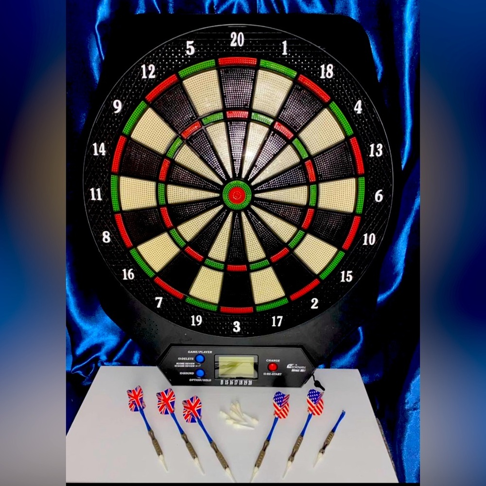 DIGITAL DART BOARD W/ 6 DARTS by ECHOWELL DIRECT HITT